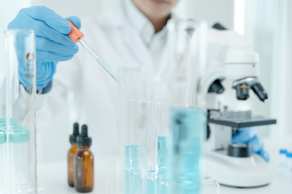 Aan het werk in het lab
