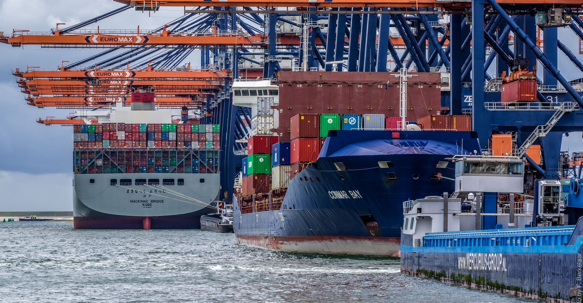 Hoe blockchain in de Rotterdamse haven maatschappelijk verantwoorde ketens mogelijk kan maken Hoe blockchain in de Rotterdamse haven maatschappelijk verantwoorde ketens mogelijk kan maken