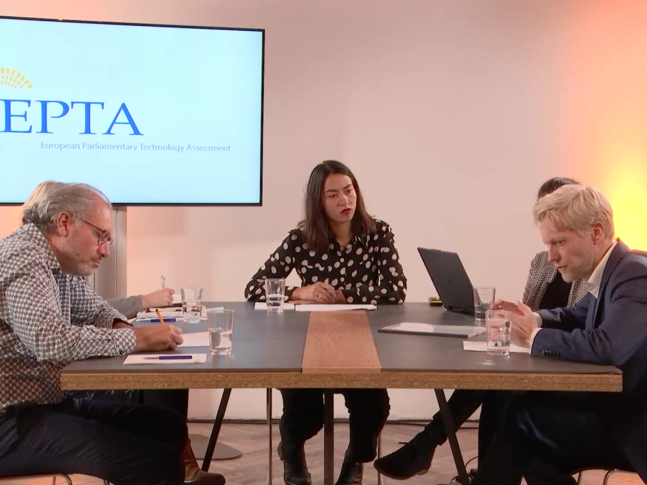 A picture of the participants of the EPTA conference at the table during the first session