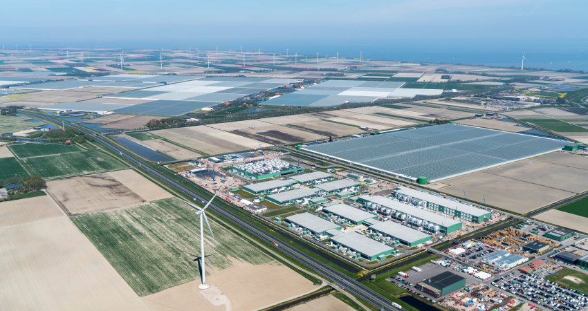 datacentra in aanbouw in Middenmeer, Nederland.
