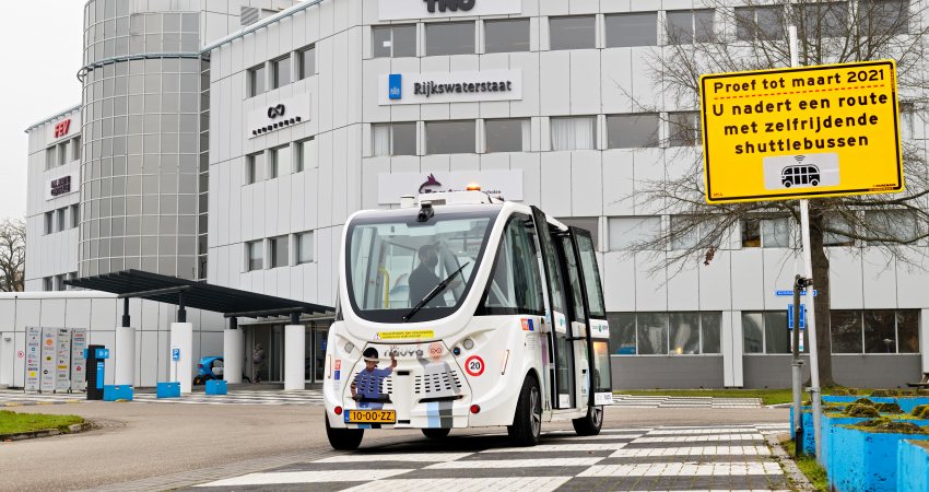 Een zelfrijdende minibus in Helmond