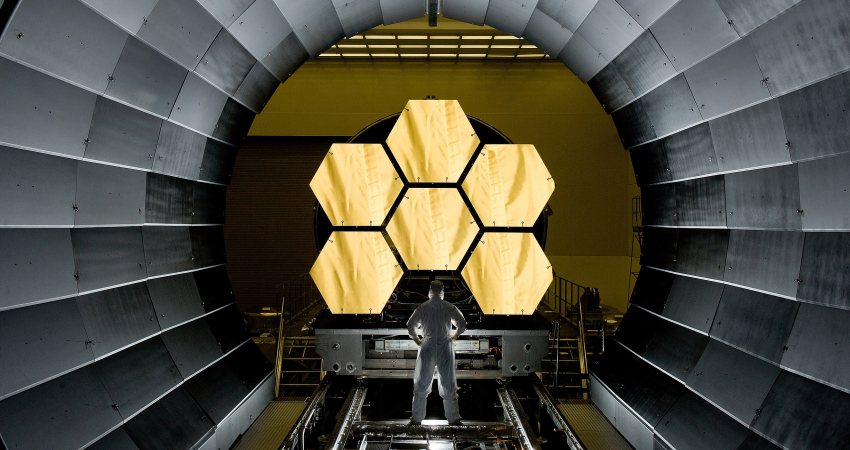 De eerste zes spiegels van de James Webb-ruimtetelescoop