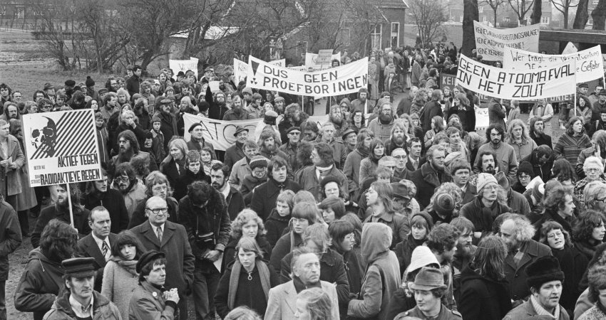 Demonstratie in het Groningse Onstwedde tegen voorgenomen onderzoek naar ondergrondse berging van radioactief afval