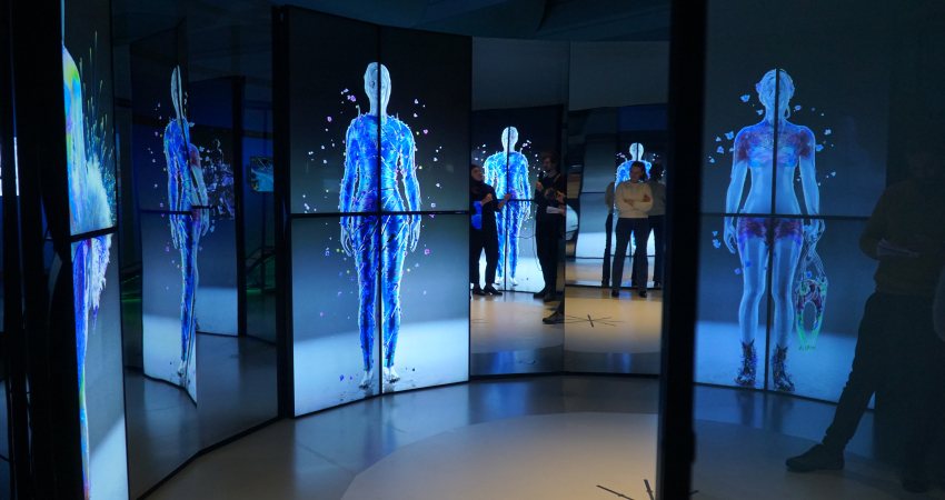 Tentoonstelling over virtuele mode in het Design Museum Den Bosch.