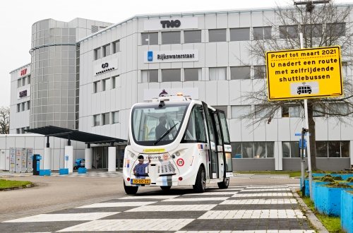 Een zelfrijdende minibus in Helmond