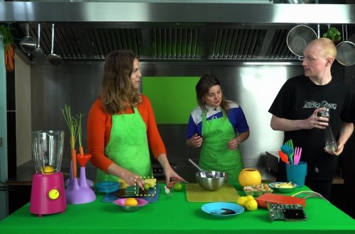 Nicky Liebregts en Julia Janssen in de kookshow Mixed Reality
