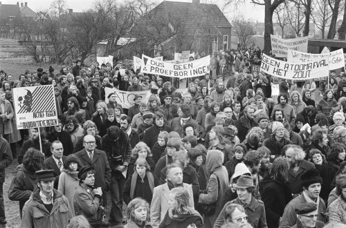 Demonstratie in het Groningse Onstwedde tegen voorgenomen onderzoek naar ondergrondse berging van radioactief afval