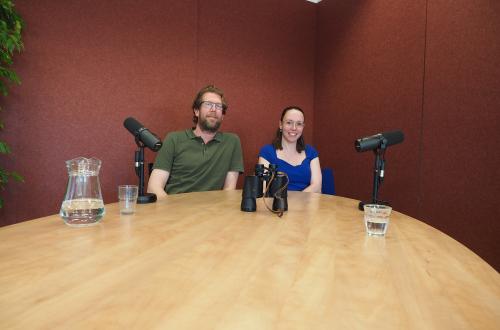 Neurowetenschapper Maarten Boksem en host Simone Harmsen