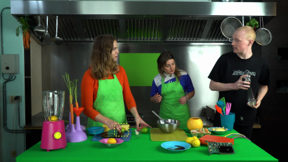 Nicky Liebregts en Julia Janssen in de kookshow Mixed Reality