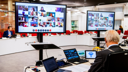 De burgemeester zit digitaal de gemeenteraad voor