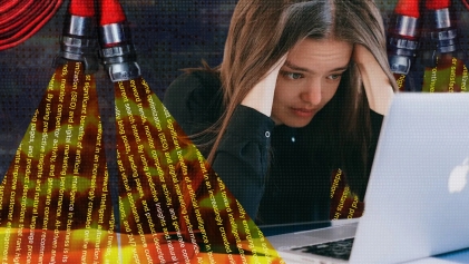 Een collage van een vrouwelijke kantoormedewerkster die aan een bureau zit, omringd door stapels papierwerk, terwijl uit meerdere brandslangen werk stroomt.