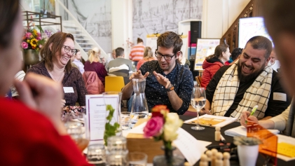 Burgers in gesprek over de digitale toekomst bij een bijeenkomst van het Dialoogprogramma in Lemmer