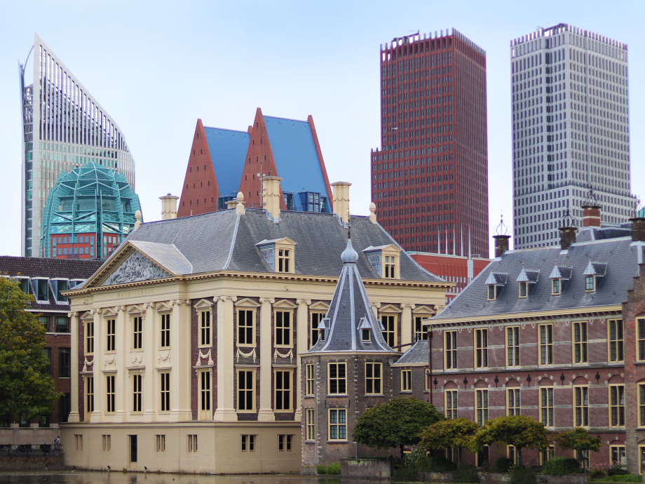 Ministeries en Binnenhof vanaf Lange Vijverberg