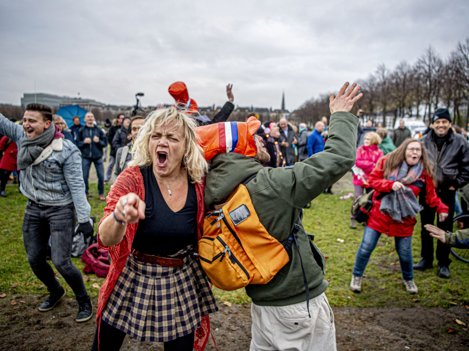 Demonstranten op het Haagse Malieveld protesteren tegen het coronabeleid van het kabinet
