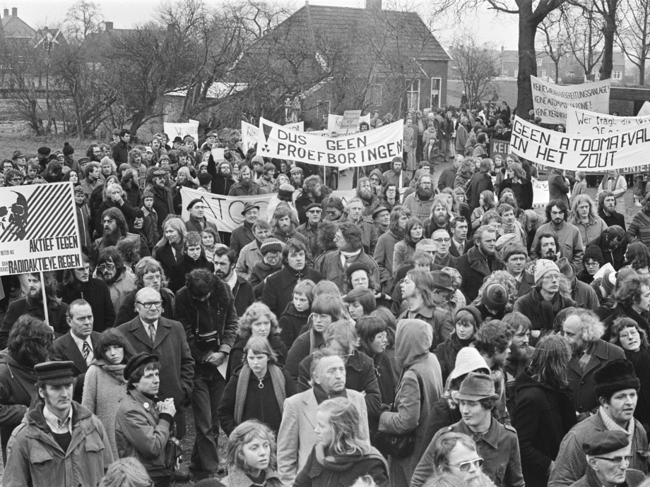 Demonstratie in het Groningse Onstwedde tegen voorgenomen onderzoek naar ondergrondse berging van radioactief afval