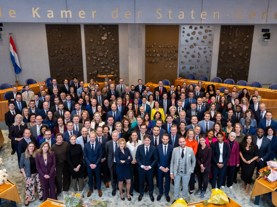 Groepsfoto van de beediging van de Kamerleden op 6-12-2023 - Foto: Tweede Kamer der Staten Generaal