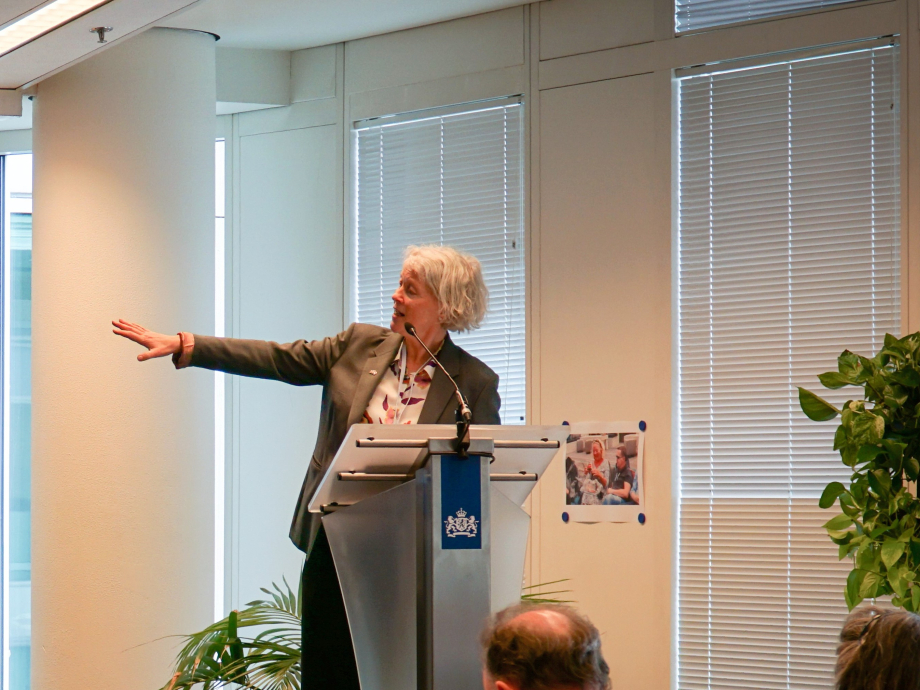 Chief science advisor Charlotte Watts van het Britse ministerie van Buitenlandse zaken, Gemenebest en Ontwikkeling
