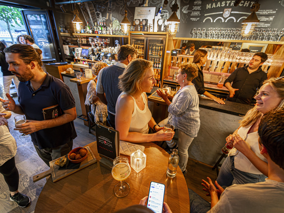 Pint of Science in een kroeg in Maastricht