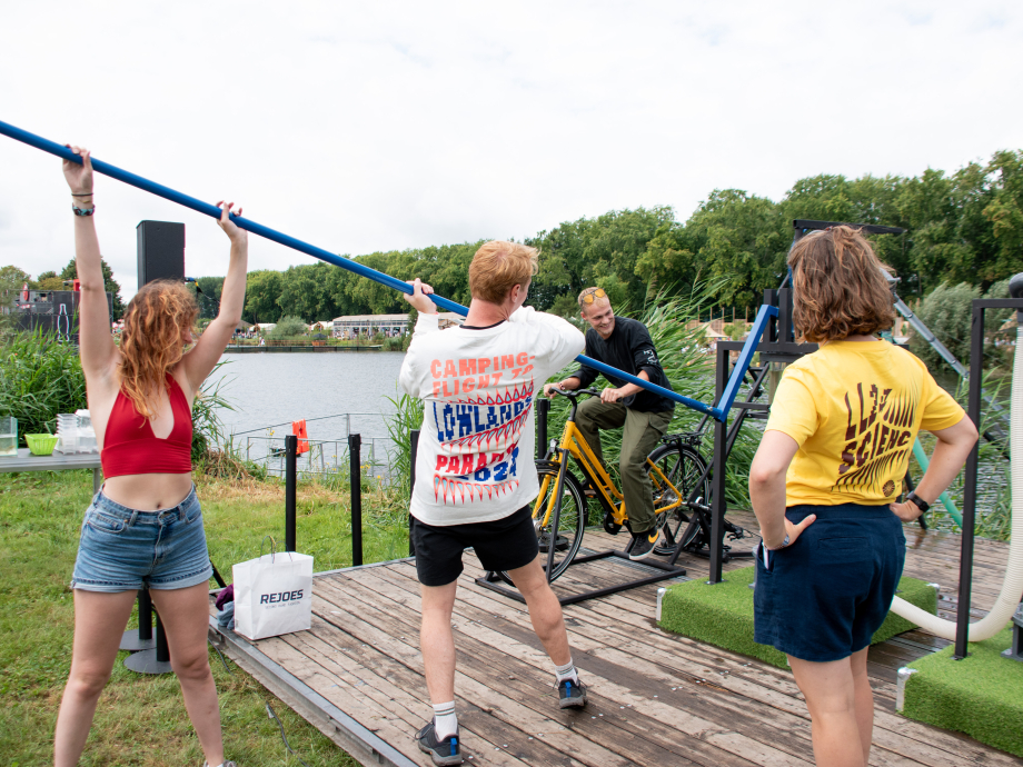 Festivalgangers ondekken hoe waterkwaliteit van Lake Lowlands van inleod is op de biodiversiteit