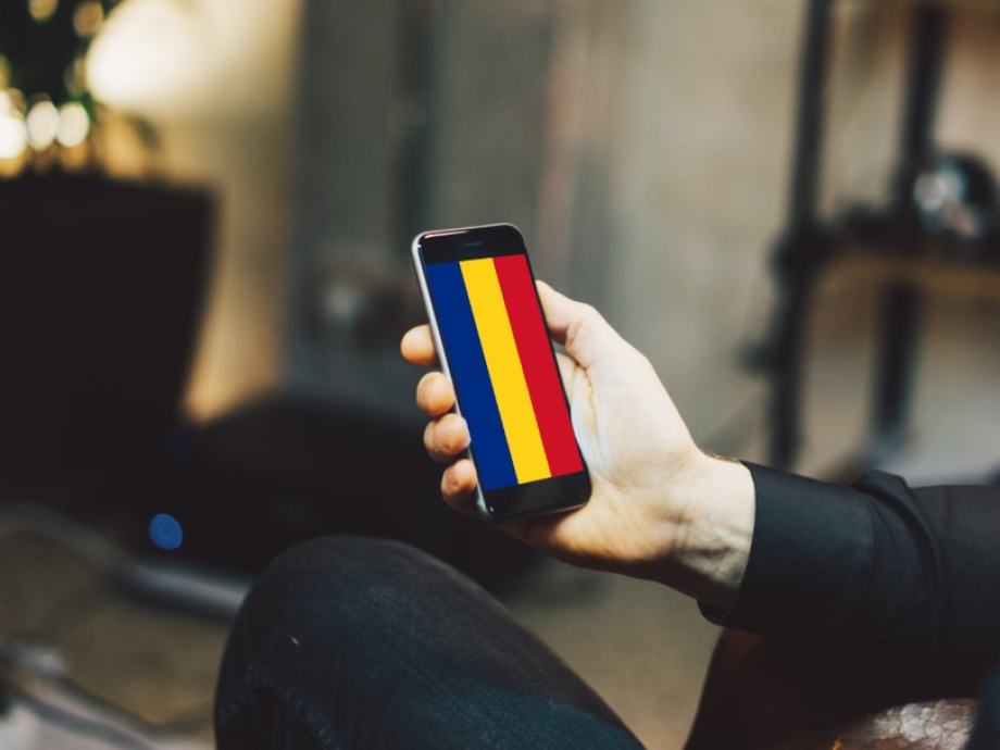 De Roemeense vlag op een telefoon