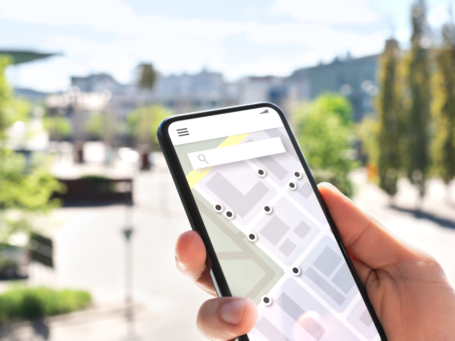 Locatie-aanwijzingen op een telefoon, dit soort locatiegegevens worden massaal verhandeld 