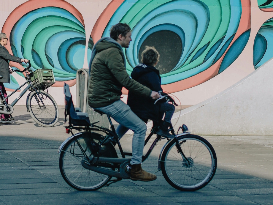 Mensen op fiets in Eindhoven
